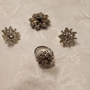 Vintage jewelry set: earrings (Lisner), brooch and ring (Sarah Cov)